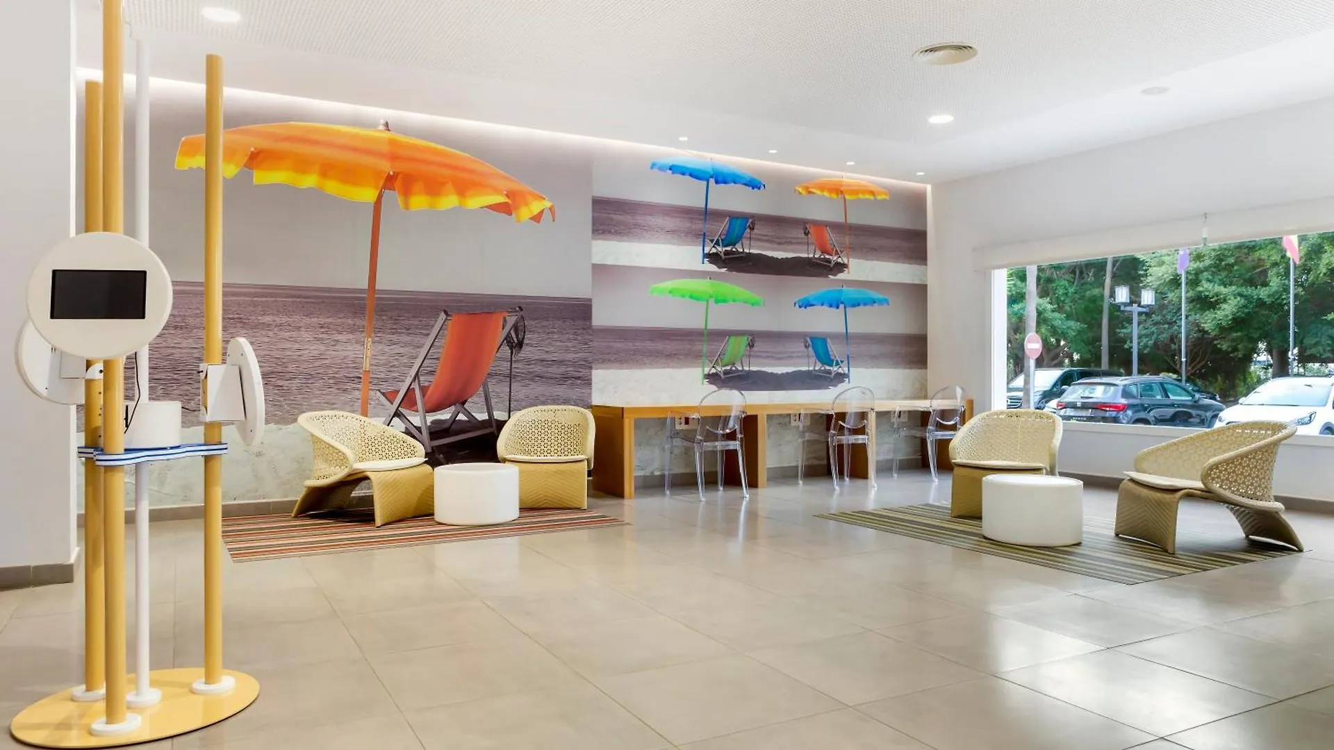 Los Amigos Beach Club Ла-Кала-де-Михас